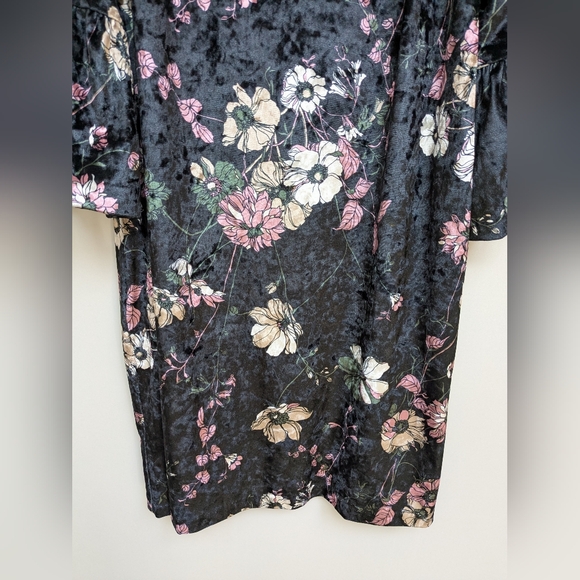 Chico's Black Floral Velvet Bell Sleeves Midi Shift Dress Size 3 (US 16/18) - Picture 7 of 13